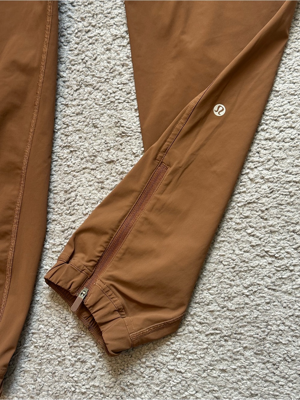 lululemon Women’s Brown Jogger Pants 8 Pockets Stretch Tapered 28" - Picture 4 of 9